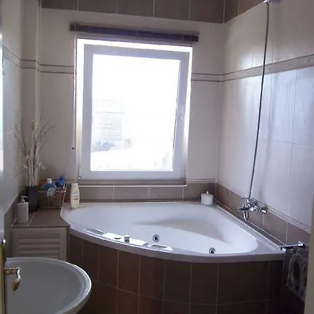 Beachview Seafront Apartment *